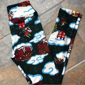 🎄NWOT Christmas Leggings🎄